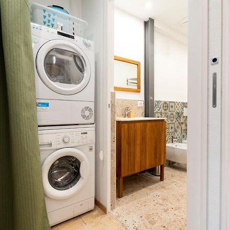 Stazione & Politecnico Stylish Apt With Netflix Bari Exterior foto